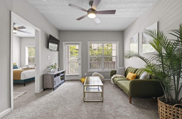 PERIMETER CENTER Luxe* FREE Parking+POOL+Balcony