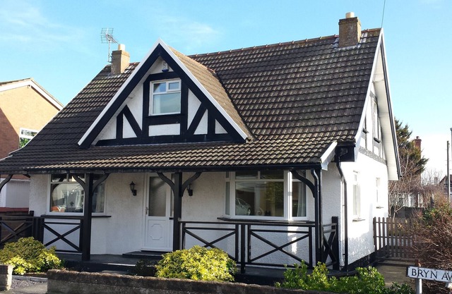 Period Character Dormer Bungalow/ Cottage nr dune backed beach and Sea