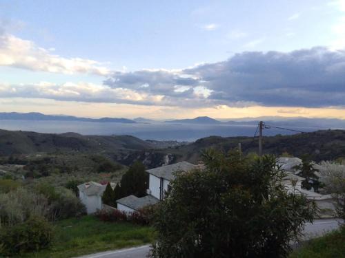 #PerkyRosesHome, Mountain Meets Sea in Milies, Pelion
