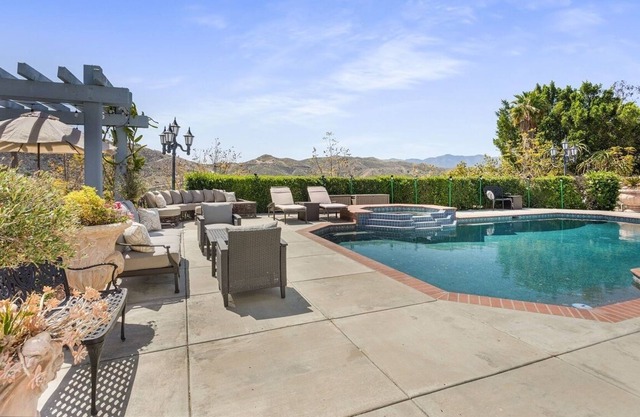 Perris' Prosecco Palace-Panoramic Lake & Mtn View