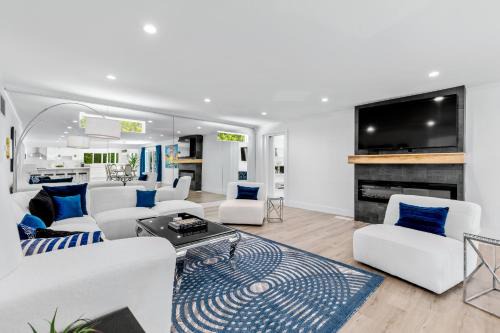 Perrys Paradise by ACME House Company