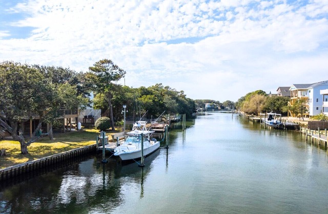 Pescadora by Rather Be Properties