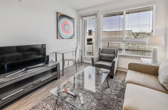 Pet friendly 1 BR | San Diego Apartments