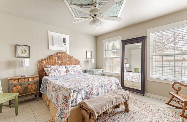 Pet-friendly 1BR Cottage Retreat w/Outdoor BBQ