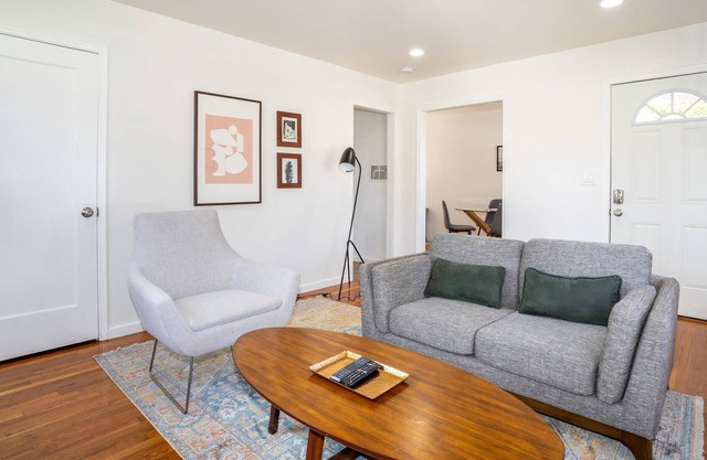 Pet-Friendly 1BR in Mountain View Near Downtown