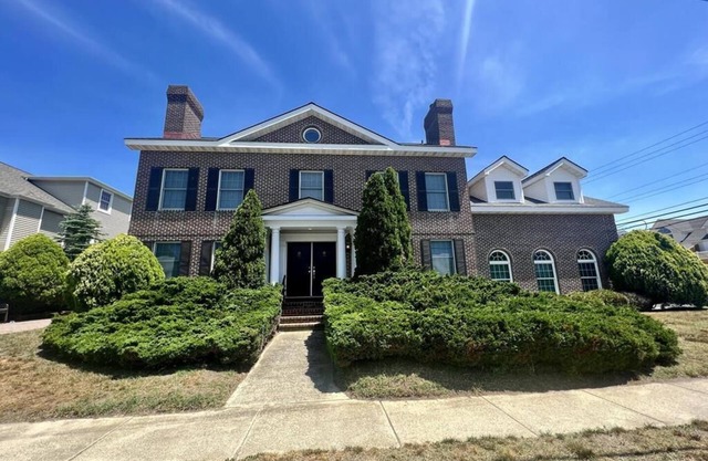 Pet Friendly 3 Bedroom that Sleeps 10