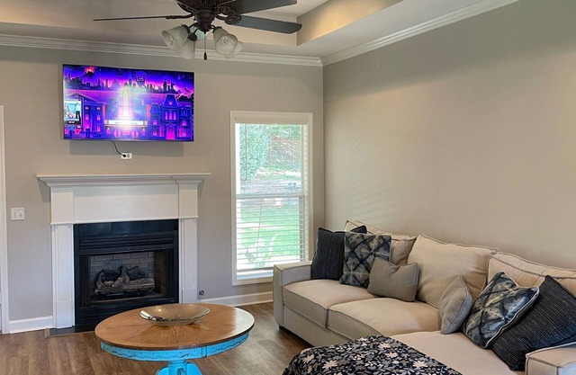 Pet-friendly 3 bed house close to the university.