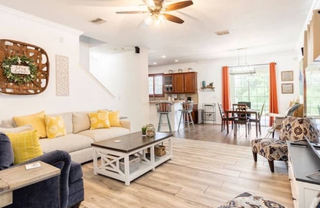 Pet Friendly 3B/R in Tampa-close 2 Clearwater beaches/Wiregrass/Epperson Lagoon.