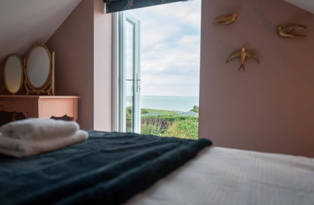 Pet-Friendly & Accessible, SeaViews