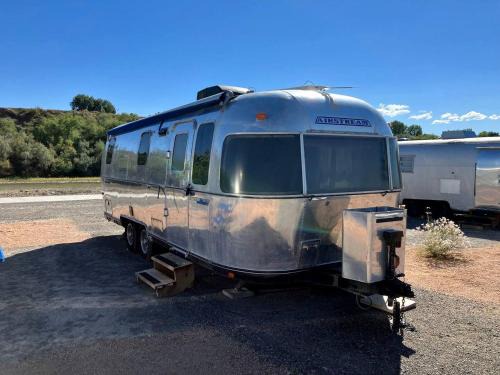 Pet-Friendly Airstream Adventure in Colorado, Perfect Glamping Escapes in Grand Junction