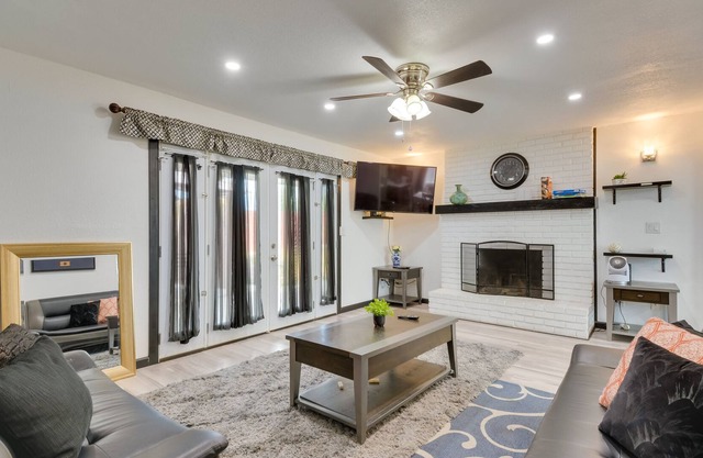 Pet-Friendly Atwater Home ~ 12 Mi to Yosemite Lake