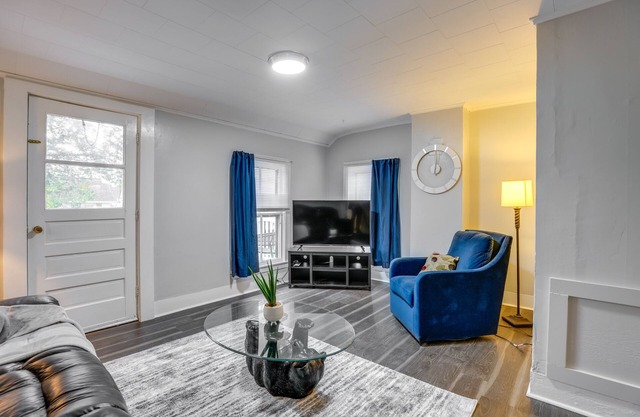 Pet-Friendly Auburn Apartment w/Balcony!