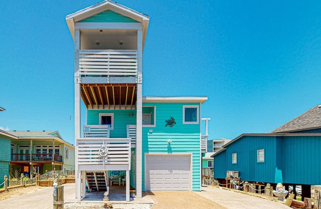Pet Friendly, Boardwalk, Glimpse of Ocean from Deck
