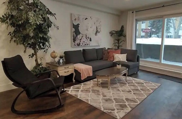 *Pet Friendly* Brewery District 1 Bdrm Hideout