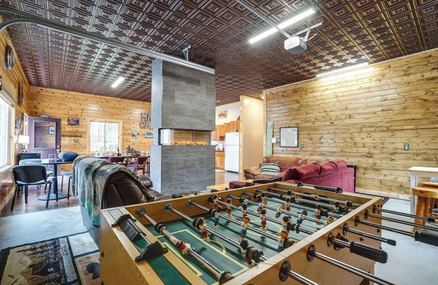 Pet-Friendly Cabin Retreat: Walk to Lake Pepin!
