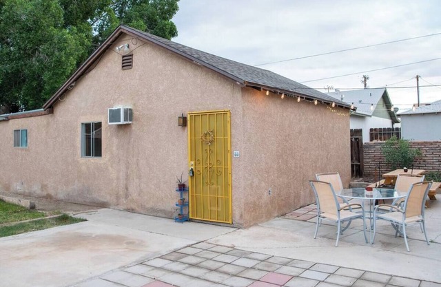Pet-Friendly, Charming bungalow with WiFi and AC in sunny Yuma