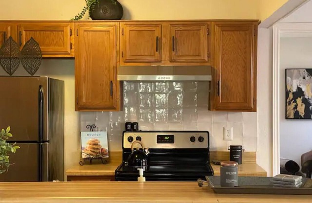 Pet Friendly, Comfortable Chic Boho Style 2 Bed 2 Bath Home