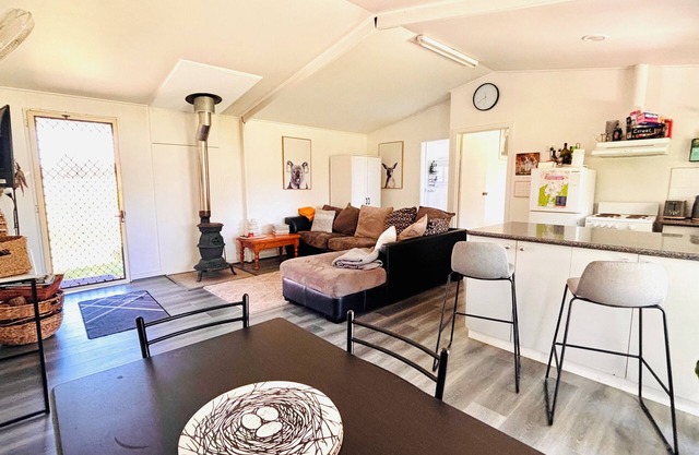 PET FRIENDLY COSY COTTAGE nFarm Stay near Benalla