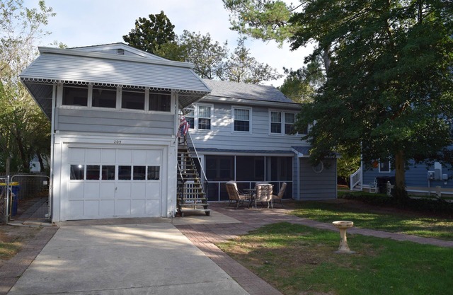 Pet Friendly Downtown Rehoboth Beach 4BR Home w/ Parking