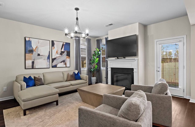 PET FRIENDLY Elegant Marietta Retreat Near Atlanta Attractions