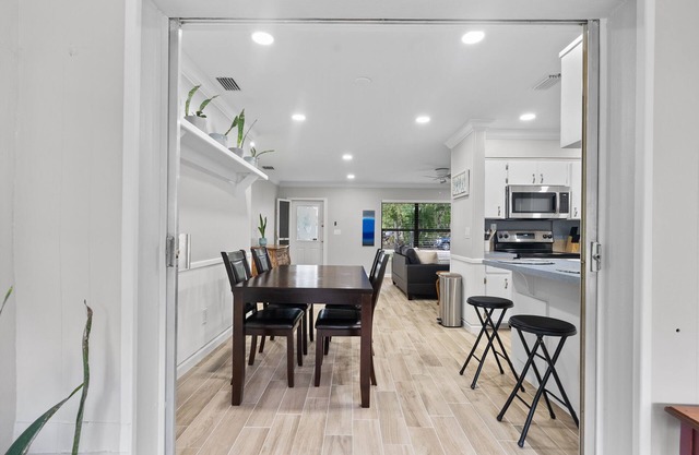 Pet Friendly! Escape to Paradise in Fully Furnished Home in Fort Pierce