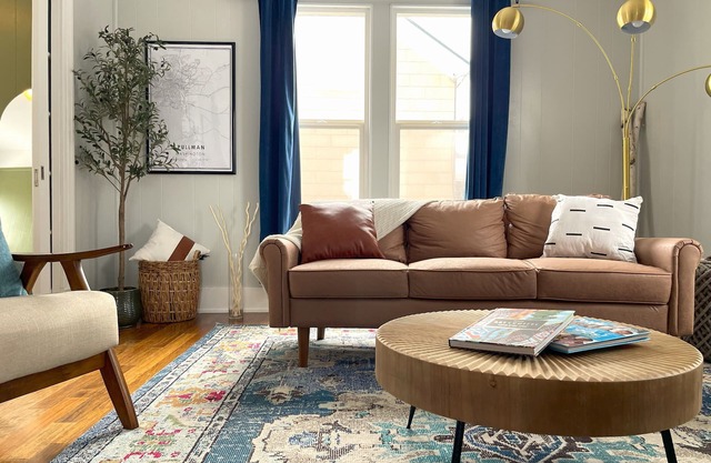 Pet Friendly-Fast Wi-Fi-High End Amenities-Cozy and Modern-Close to WSU
