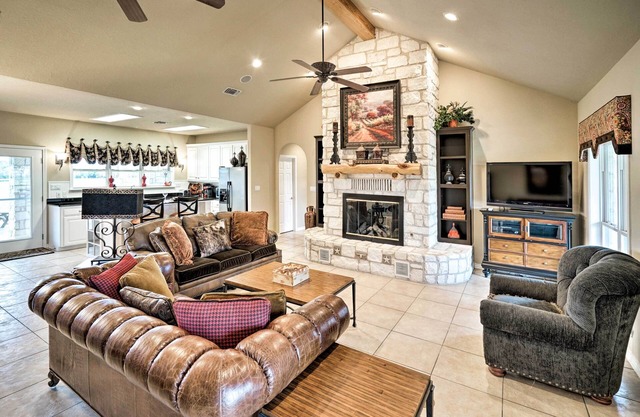 Pet-Friendly Flatonia House w/Patio & Gazebo!