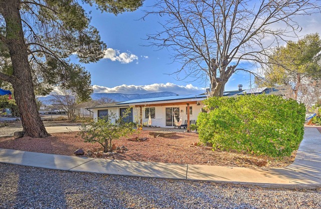 Pet-Friendly Gem w/Treehouse: 20 Mi to Sedona