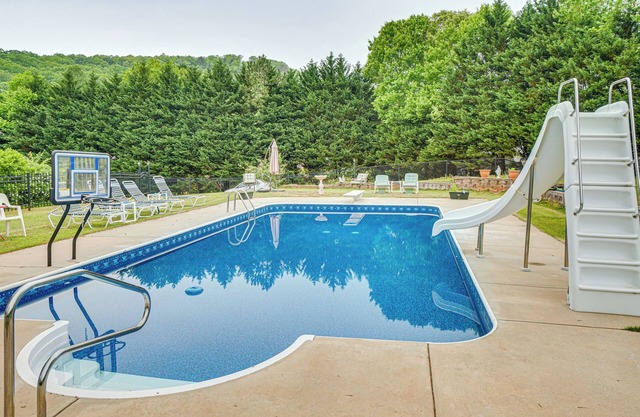 Pet-Friendly Georgia Home w/Pool Access!