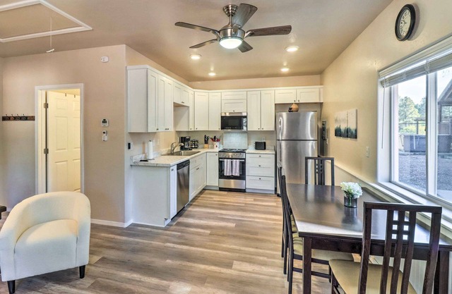 Pet-Friendly Heber Escape in the Pines w/Views!