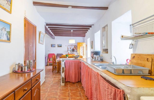 Pet-Friendly Holiday Home "Casa Aitana-Abdet - Val de Guadalest" with Mountain View, Terrace & Wi-Fi