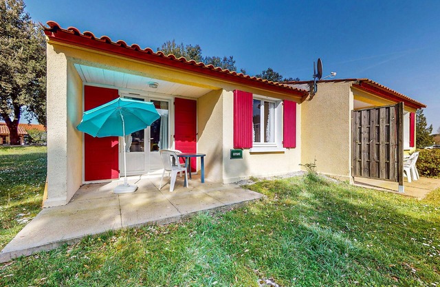 Pet friendly home in Saint-Savinien