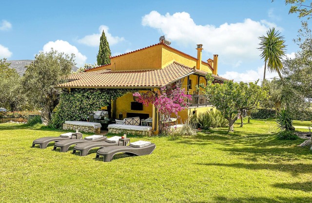 Pet friendly home in Astros Arkadia
