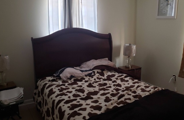 Pet Friendly Home 1/2 mile away from park and 5.5 miles from the french quarter