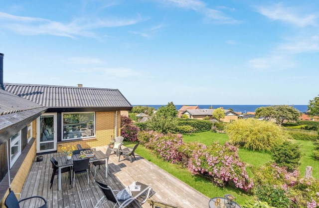 Pet friendly home in Allinge with WiFi