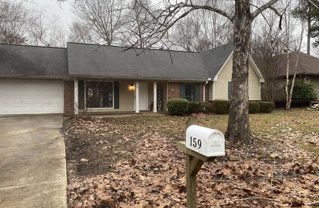 Pet Friendly! Home in Brandon BG