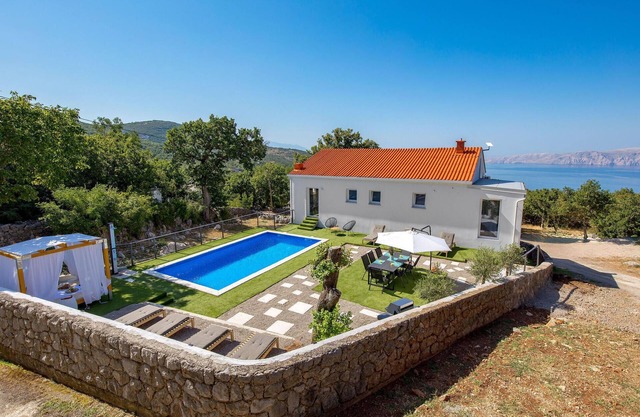 Pet friendly home in Klenovica