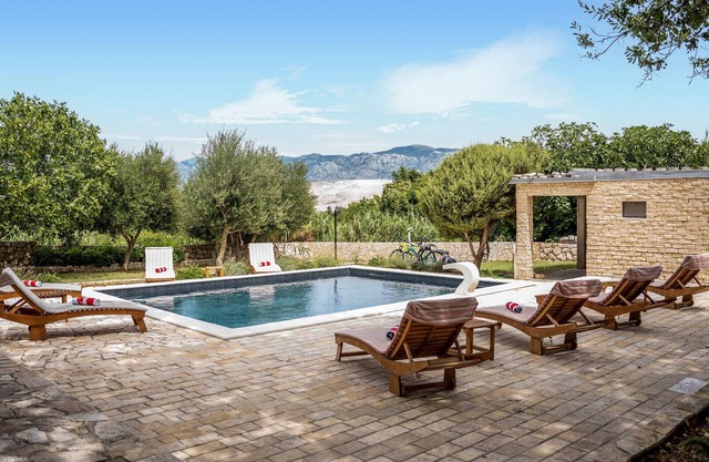 Pet friendly home in Pag