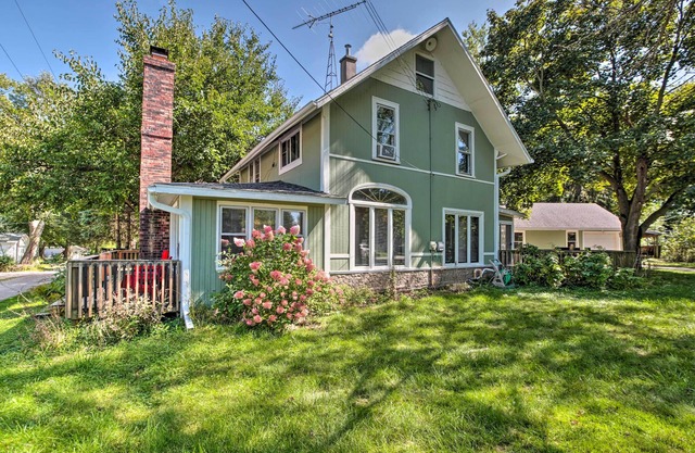 Pet-Friendly Home w/Views of Lake Delavan!