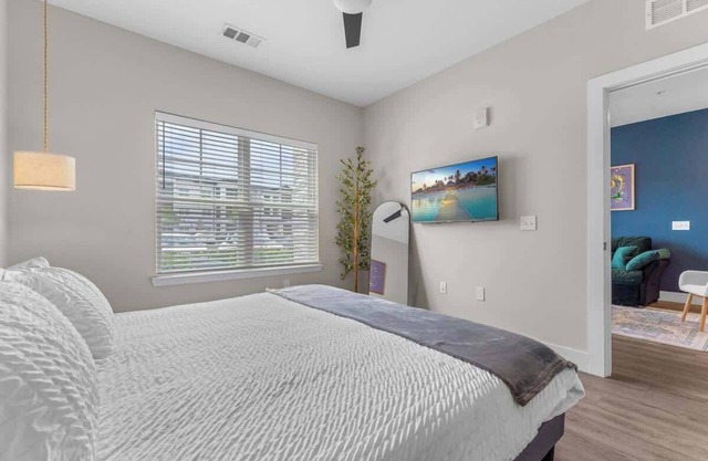 Pet-Friendly King condo | Pool, Gym, near Parks