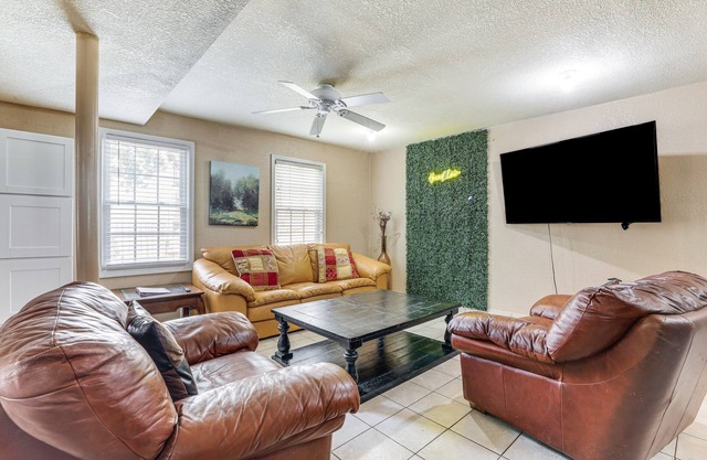 Pet-Friendly Lilburn Duplex w/Patio & Grills!