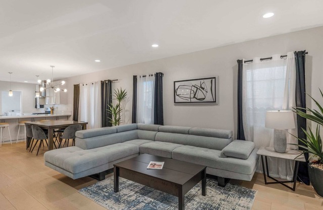 Pet Friendly|Modern Home|Central Location