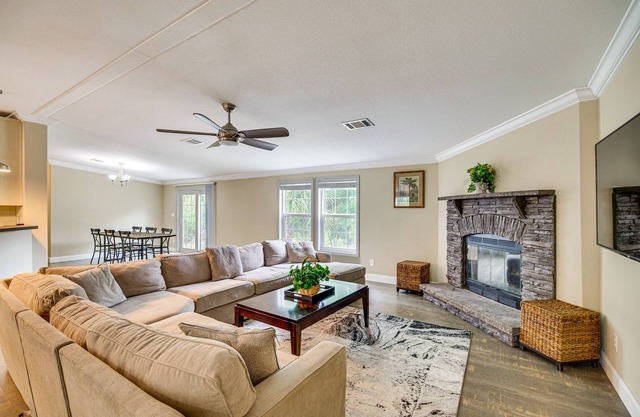 Pet-Friendly Palm City Home w/Yard & Grill!