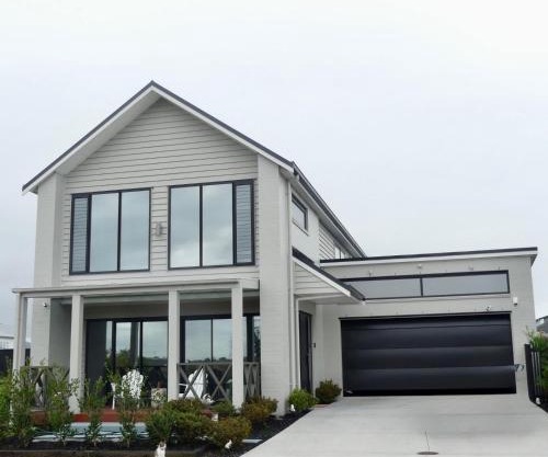 Pet Friendly Riverfront Minimalist Karaka Stay Prime Location