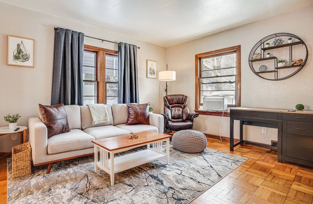 Pet-Friendly Saint Paul Home w/Shared Yard!
