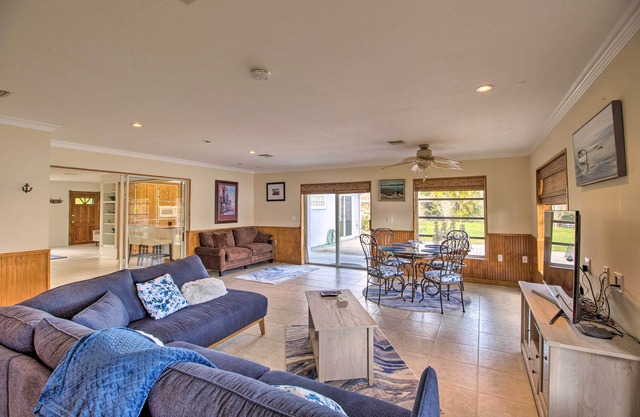 Pet-Friendly Sebastian Home on Lake; Golf Nearby