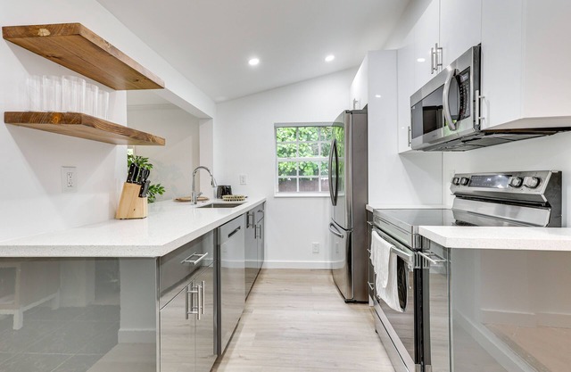 Pet-Friendly South Miami Home w/Private Pool!