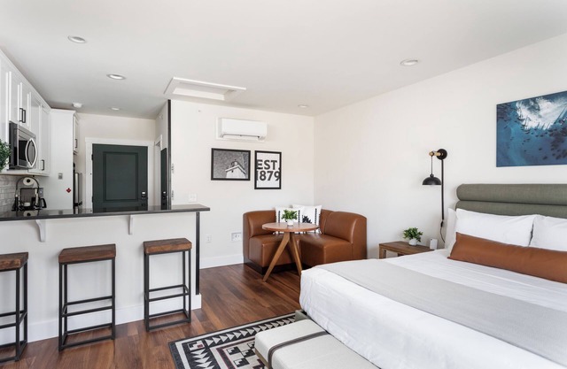 Pet-Friendly Studio in New Boutique Resort w/Hot Tubs, Sauna, Fire Pit, & More!