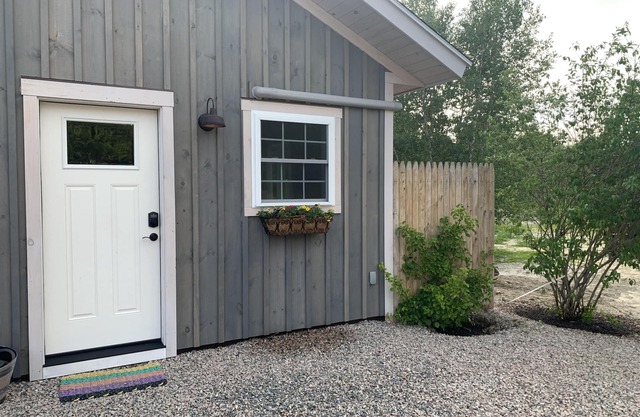 PET FRIENDLY The Barn Studio w/private bedroom