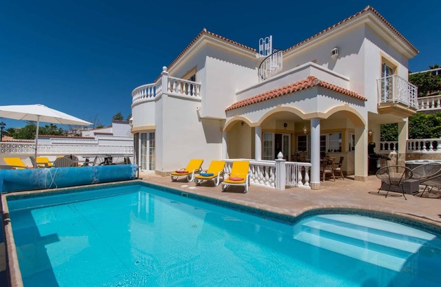Pet-Friendly Villa Encantada with Sea View & Pool